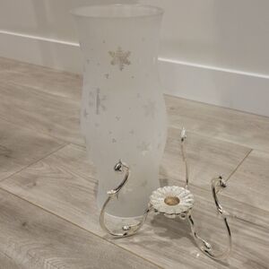 Frosted Snowflake Vase with Metal Stand
